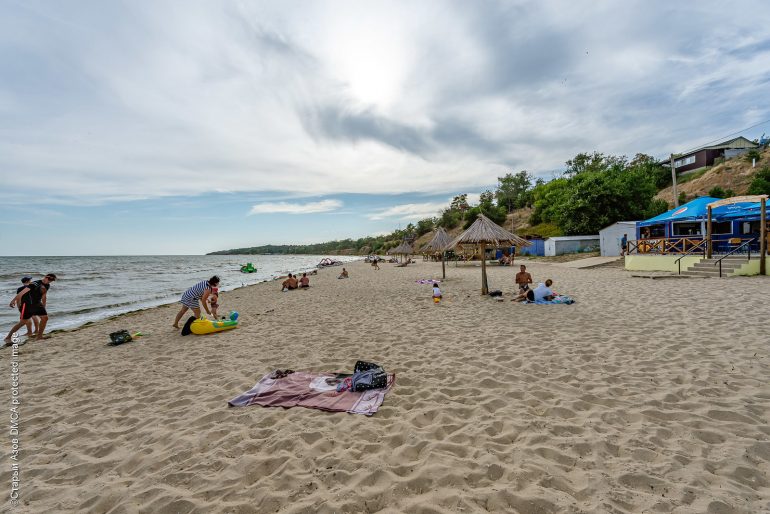Отдых с детьми на пляже Юрьевки