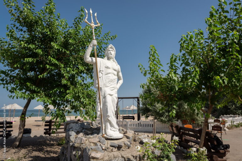 Памятник Нептуну на базе «Лоцман»